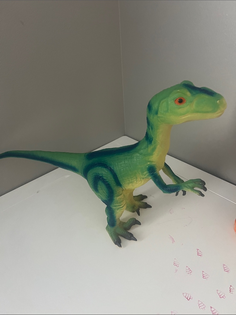 Green rubber Dino Reptile Figure Toy - Jurassic park